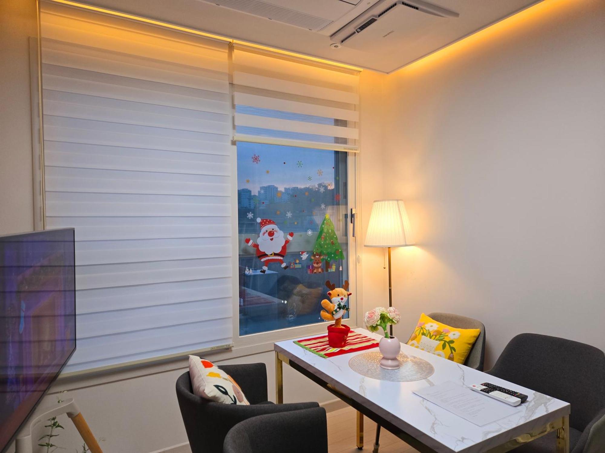 Gamseong House #Gimpo Airport 10 Min #Hwagok Station #Netflix #Beamprojet #Niceview Seoul Room photo